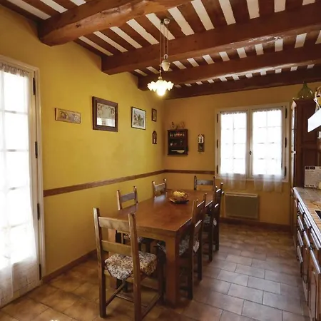 3 Bedroom Amazing In Holiday home Lagnes