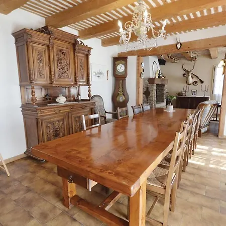 3 Bedroom Amazing In Lagnes